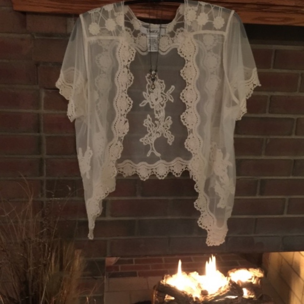Ivory: cream lace bolero